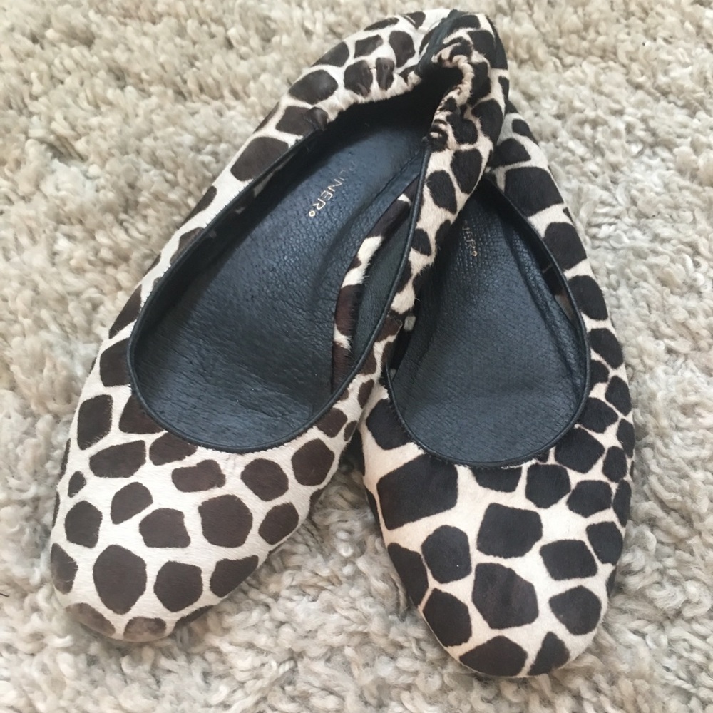 Donald J Pliner Giraffe Print Ballet Flats 8.5